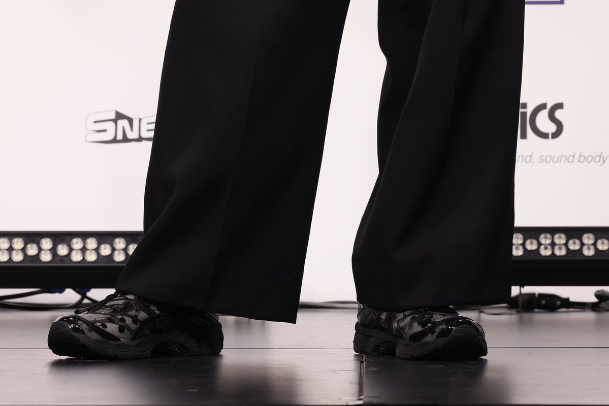 SNEAKER_AWARD's tweet image. 🏆#スニーカー賞
🏅男性アーティスト部門
#工藤大輝(Da-iCE)さん
@Da_iCE_TAIKI @Da_iCE_STAFF
👟着用スニーカー
【ASICS】GEL-CUMULUS 16 SSCB
価格:¥22,000(税込)
カラー:Black/Black
🔗x.gd/Eav2p
おめでとうございます🎉
#Da_iCE
#atmos @atmos_tokyo
#ASICS @ASICS_SPS_JP