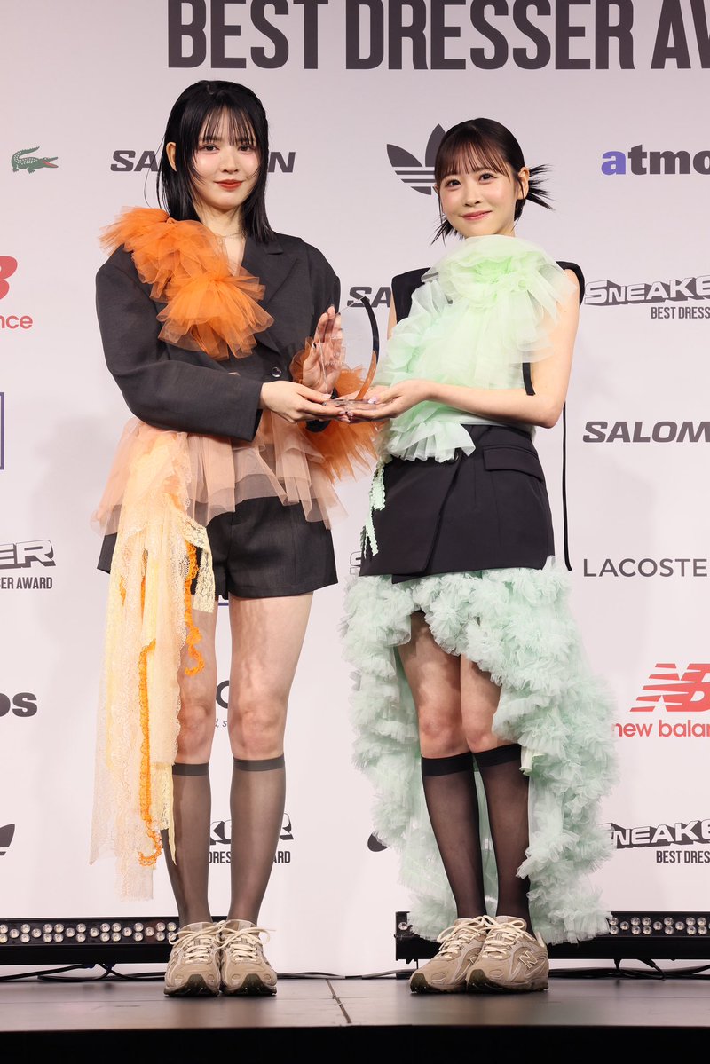 SNEAKER_AWARD's tweet image. 🏆#スニーカー賞
🏅女性アーティスト部門
FRUITS ZIPPER @FRUITS_ZIPPER
登壇:#櫻井優衣 さん #鎮西寿々歌 さん
👟着用スニーカー
【New Balance】U204lmma
価格:¥14,500(税込)
カラー:BROWN
🔗x.gd/vtoFK
おめでとうございます🎉
#atmos @atmos_tokyo
#NewBalance @newbalance_jp