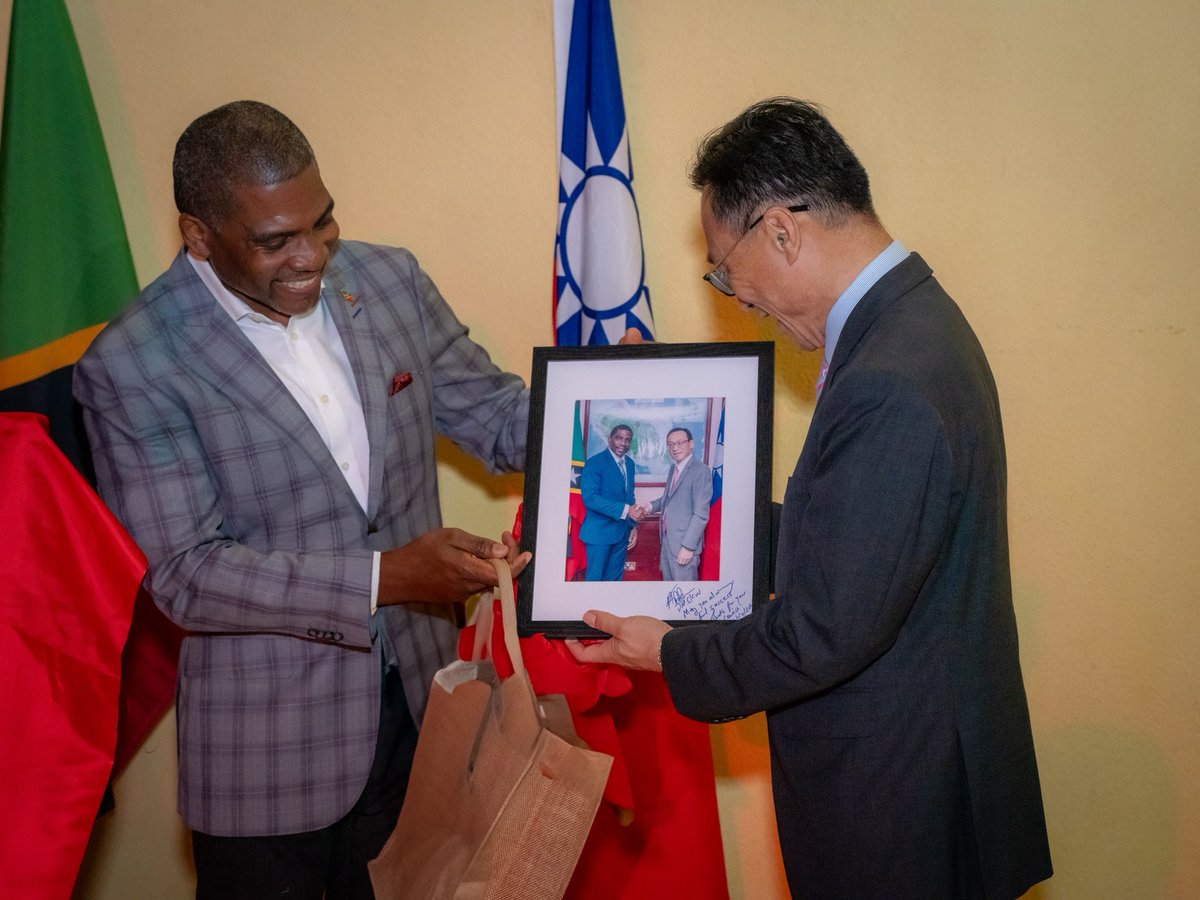 TerranceDrewSKN's tweet image. It is with deep gratitude and a touch of sadness that we bid farewell to His Excellency Ambassador Michael Lin, the outgoing Ambassador of the Republic of China (Taiwan) to the Federation of St. Kitts and Nevis.
For over seven and a half years, Ambassador Lin served our…