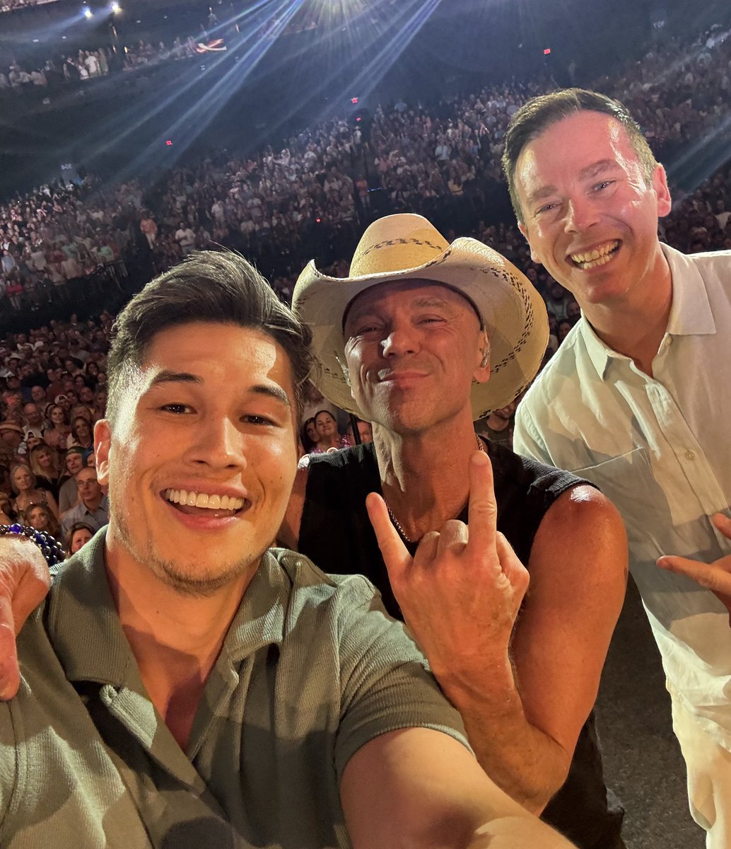 kennychesney's tweet image. Thanks so much to @RandyScottESPN, @GaryStriewski, and @ESPN for all the love on @SportsCenter the last couple days. What a blast Vegas was.
