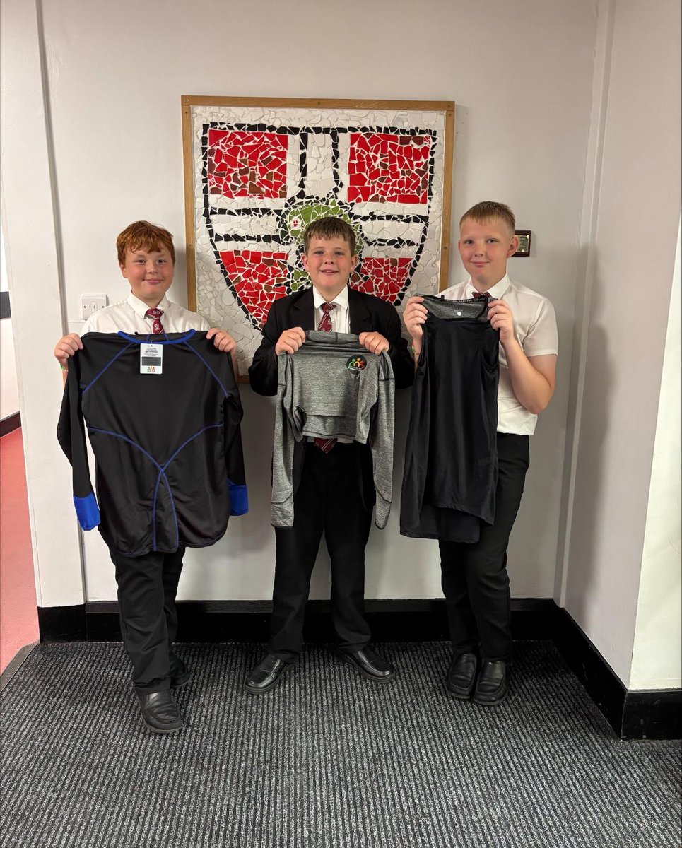 BPS_Trust's tweet image. A huge thank you to Mr. Randolph Victor, founder of Unity in the Community, for donating 1,000 pieces of sportswear, each with a motivational quote to our high schools: St. John Fisher, St. Wilfrid’s & St. Thomas Becket. An inspiring gift for our students! 👏💪