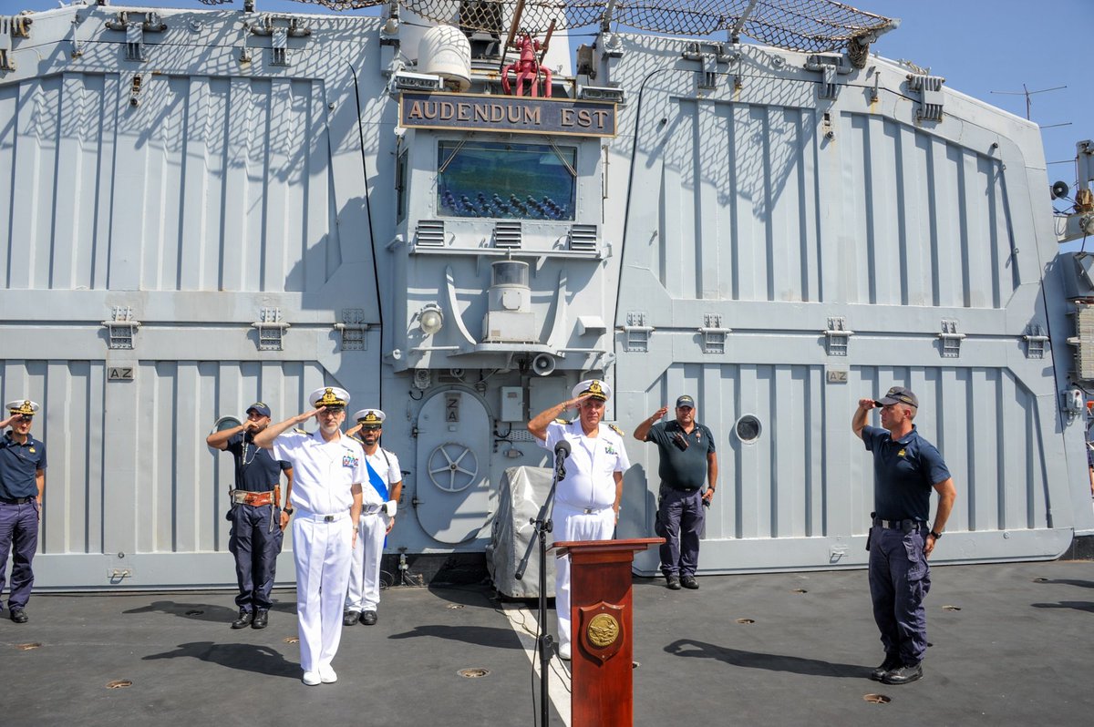 ItalianNavy's tweet image. Inizia la Campagna d’Istruzione per gli allievi della 1ª classe del 27° corso normale #marescialli a bordo di #NaveMimbelli.
#IlGrandeEquipaggio