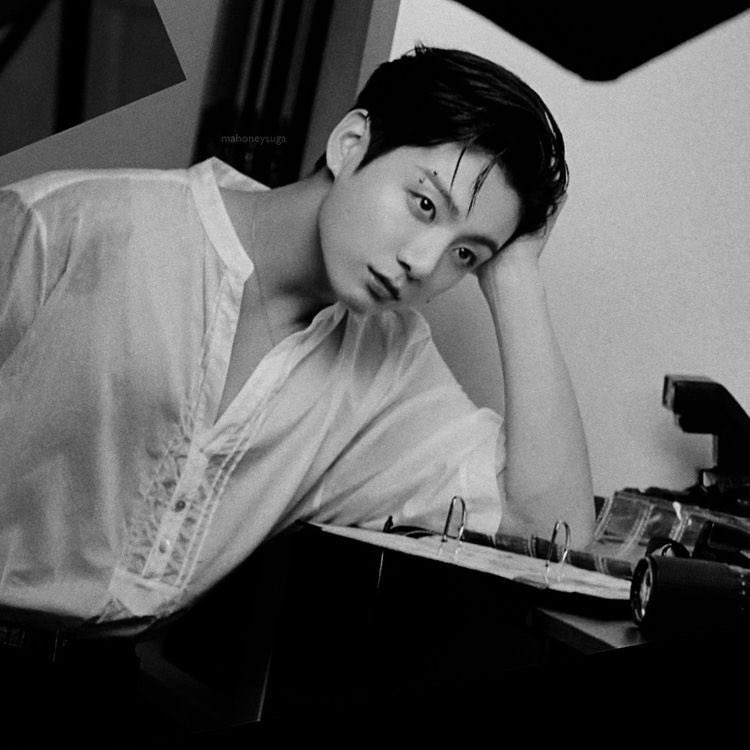 JungkooksData's tweet image. Jungkook surpassed 650 million views on YouTube in 2025.
He is the first and only male K-pop soloist to reach this milestone on two different platforms this year (Spotify — YouTube).