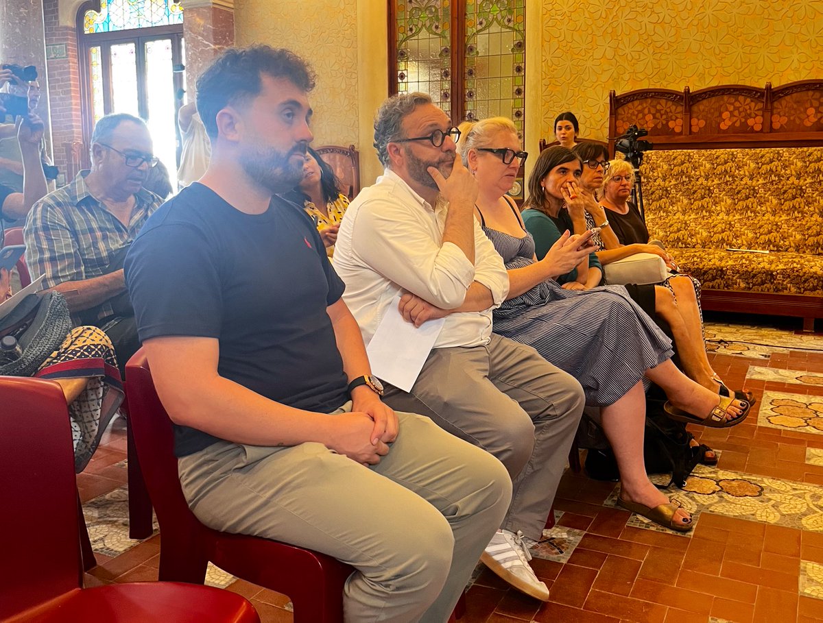 ERCReus (@ercreus) on Twitter photo 🗣️ El regidor de Cultura i Política Lingüística, <a href="/daresa72/">Dani Recasens</a>, intervé a la presentació a Reus de la 2a edició del cicle teatral ‘Què diu que fan? Escenaris de la Catalunya Sud’.
🎭 Hi ha espectacles programats a la nostra ciutat i en altres poblacions.
reus.cat/noticia/el-dep… 🗣️ El regidor de Cultura i Política Lingüística, <a href="/daresa72/">Dani Recasens</a>, intervé a la presentació a Reus de la 2a edició del cicle teatral ‘Què diu que fan? Escenaris de la Catalunya Sud’.
🎭 Hi ha espectacles programats a la nostra ciutat i en altres poblacions.
reus.cat/noticia/el-dep…
