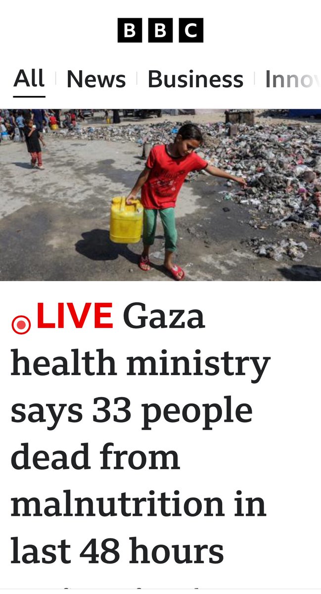 Gawhary's tweet image. In den letzten 48 Stunden sind nach Angaben des Gesundheitsministeriums 33 Menschen in Gaza verhungert. Und die Lagerhallen rund um den Gazastreifen sind bis zum Rand mit Hilfsgütern gefüllt. Es ist keine Frage der Logistik, sondern eine politische Entscheidung Israels.
