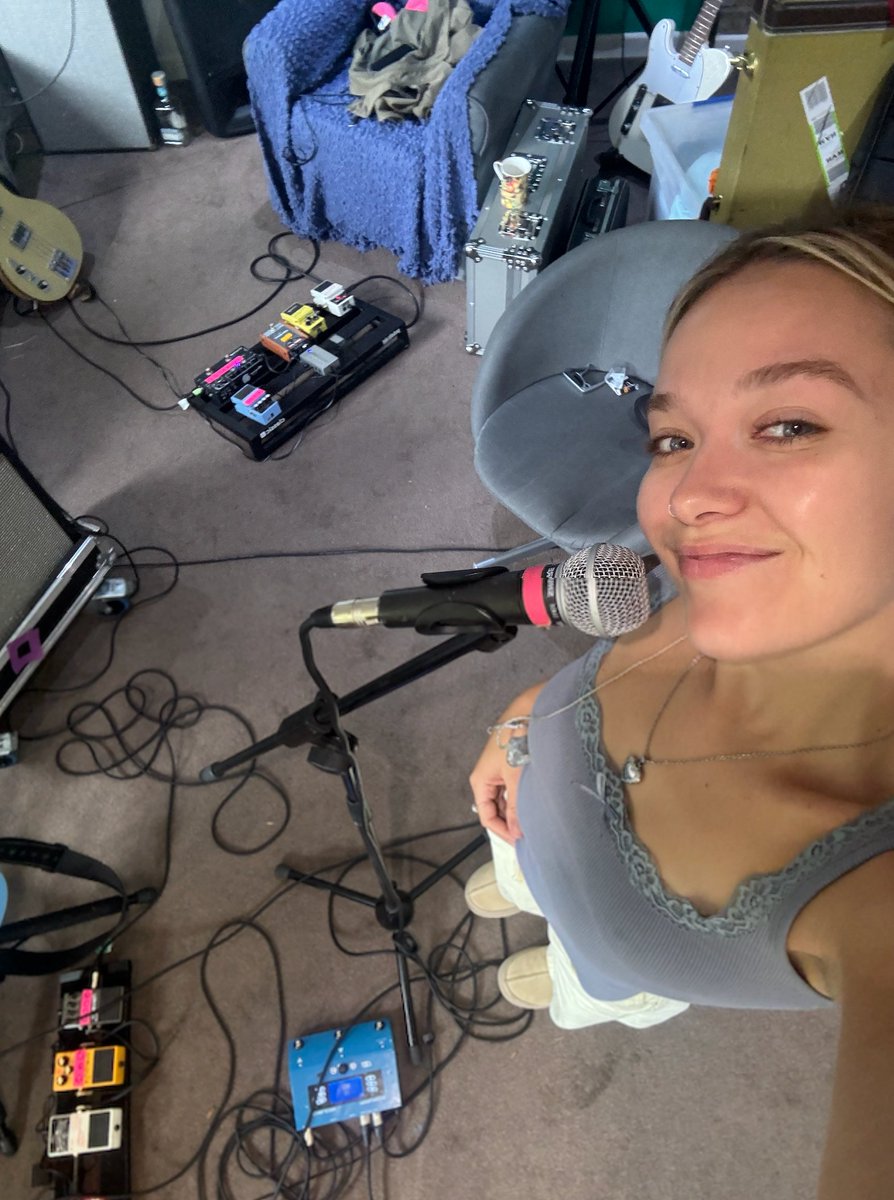 betterjoymusic's tweet image. Rehearsing for upcoming festivals!! Playing @TruckFestival , Together Again, @ynotfestival and Multitude festival over the next ten days...will I see any of you there??!