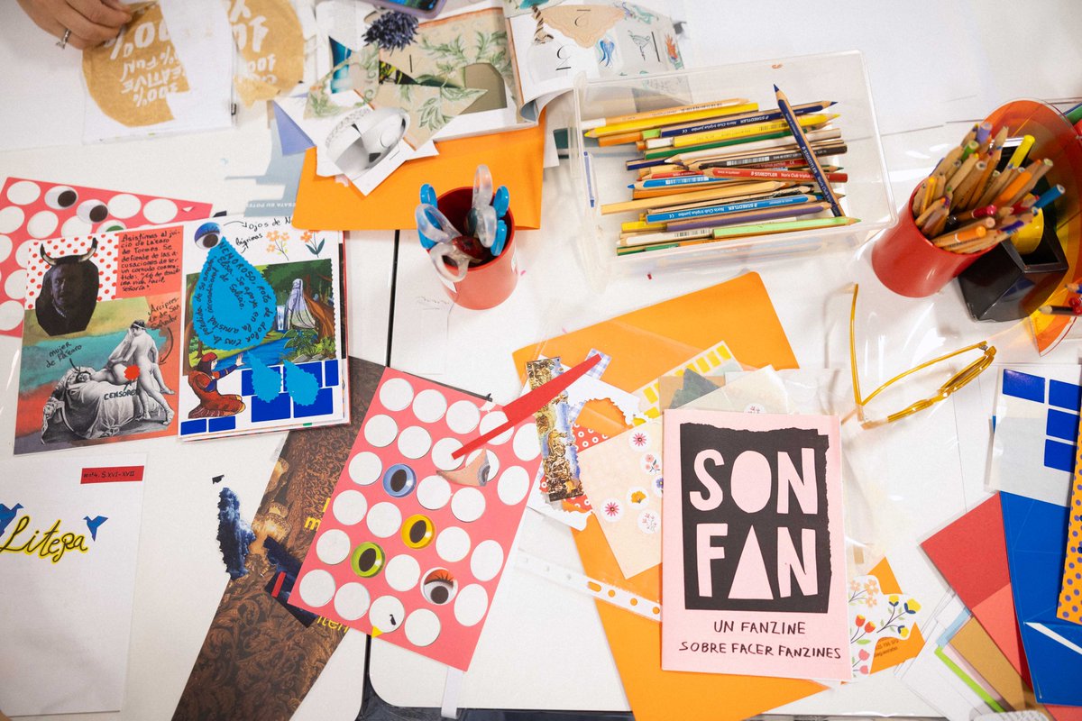 CGACSantiago's tweet image. Son fan! Taller de fanzines. 📖
A semana pasada achegámonos á historia dos fanzines. E como a mellor forma de iniciarse no mundo dos libros é facer un... puxémonos mans á obra!
🔗Podes ver o álbum completo no Facebook:
facebook.com/media/set/?set…
📷Manu Suárez