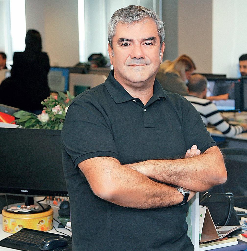ajandahaber's tweet image. Yılmaz Özdil: “Yıl olmuş 2025, CHP'li belediye başkanları örgüt kurmakla suçlanıyor, Fatih Altaylı gibi gazeteciler iktidar medyası tarafından linçlenip tutuklanıyor.
12 Eylül darbesinde Altan Öymen'e getirilen siyasi yasak gibi, CHP'nin adayına da aynı şeyi yapmak istiyorlar."