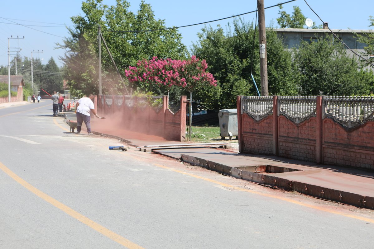📍 Hacıköy Mahallesi Hacılar Caddesi

Fen İşleri Müdürlüğümüz tarafından beton yol çalışmaları devam etmektedir.

Ulaşım güvenliğini artırmak ve mahalle içi yol standardını yükseltmek amacıyla yürütülen çalışmalar planlanan program dâhilinde sürdürülecektir.
