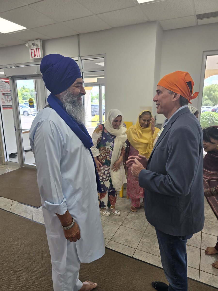 TimLouisKitCon's tweet image. It was a pleasure to join our community at the Golden Triangle Sikh Association’s Gurdwara for a meaningful meal and heartfelt conversations.
Thank you to everyone for the warm hospitality and inspiring dialogue!