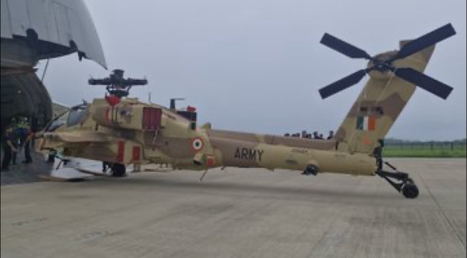 sanjayvatts's tweet image. β‘ The first batch of AH-64E Apache attack Helicopters for the Indian Army reached India at Hindon Airbase. The choppers will be deployed in Jodhpur by the #IndianArmy π«‘
#ApacheHelicopter