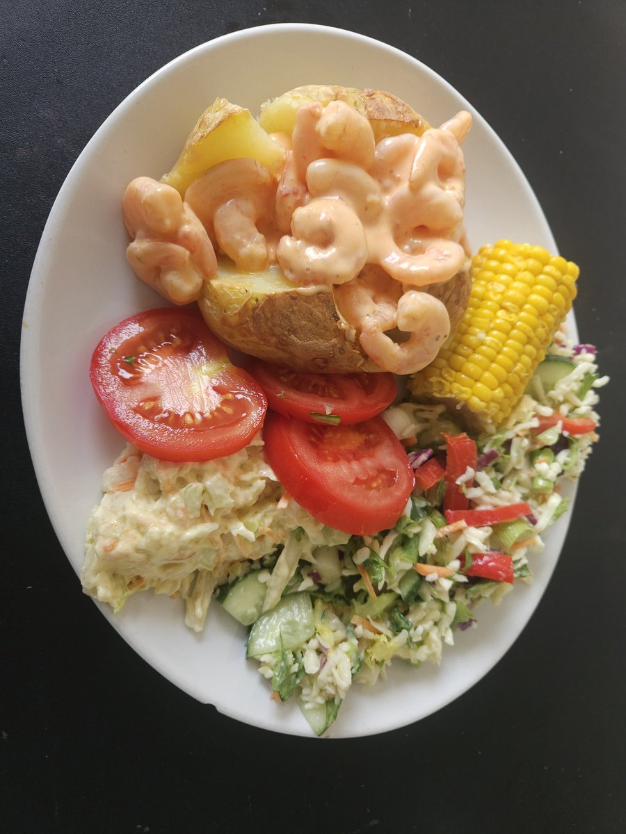 mikeerwydd1968's tweet image. Home grown baked potato,with homemade salad, homemade coleslaw, and prawns i caught down barry Island today.
What's occurring 😎😎😎😎