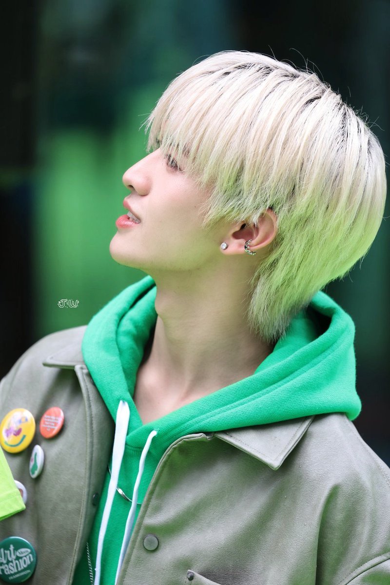 ꒰১🩷  22/07/25 🩷໒꒱ 

꒰ #JINWOOKkim <a href="/Jinwookkimjin/">Jinwook</a> ꒱

 =͟͟͞͞♡ มุมไหนก็เป๊ะ 😉

#AISSIAMBUS
#BUSbecauseofyouishine