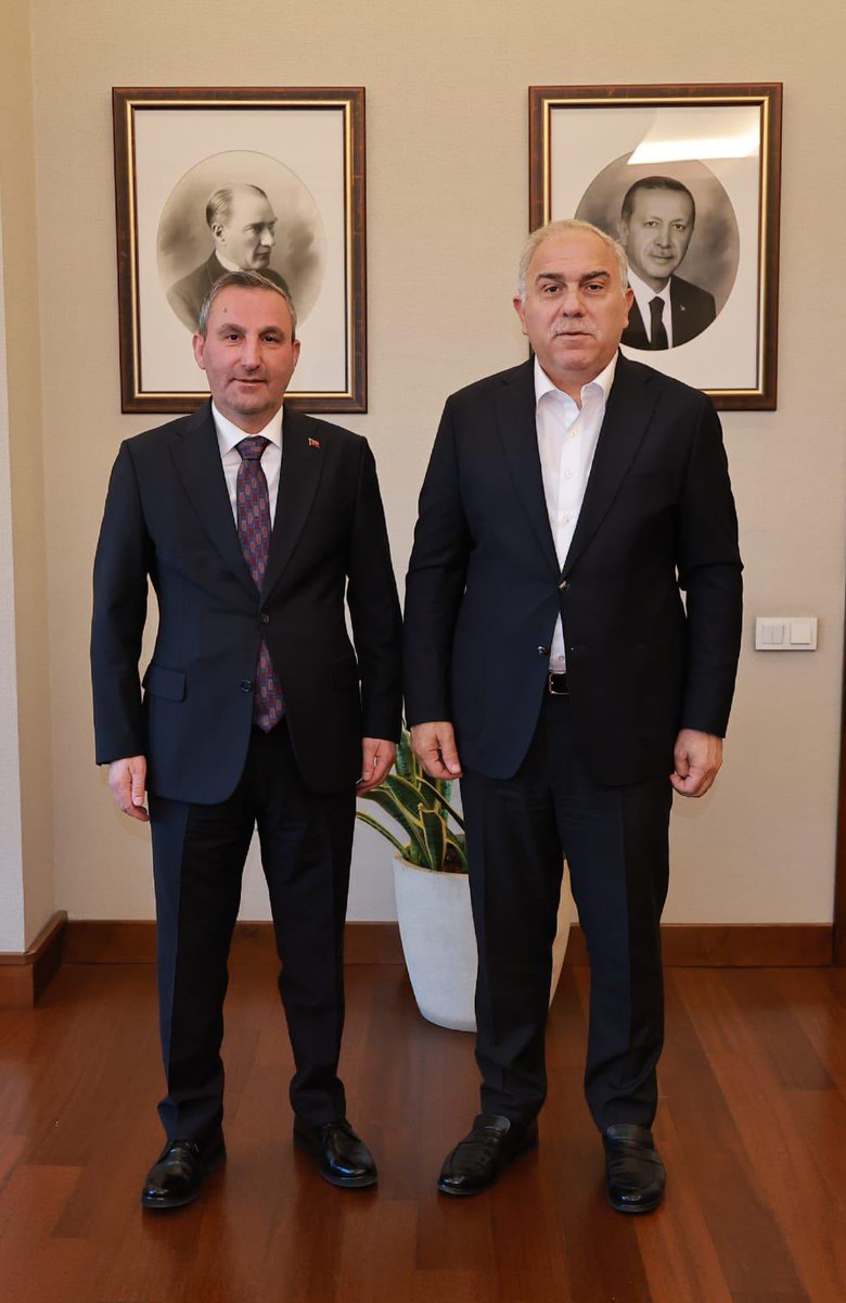 Ali Tombaş 🇹🇷 (@alitombas_) on Twitter photo Fatih Belediye Başkanımız Sn. Mehmet Ergün Turan’ı ziyaret ettik.
Nazik misafirperverliği ve samimi sohbetleri için kıymetli Başkanımıza teşekkür ederim.
<a href="/MErgun_Turan/">M. Ergün TURAN</a> Fatih Belediye Başkanımız Sn. Mehmet Ergün Turan’ı ziyaret ettik.
Nazik misafirperverliği ve samimi sohbetleri için kıymetli Başkanımıza teşekkür ederim.
<a href="/MErgun_Turan/">M. Ergün TURAN</a>