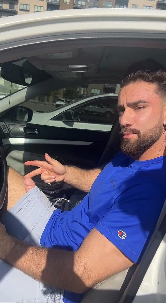 need a ride to the gym its legday snpcht mrskyfit