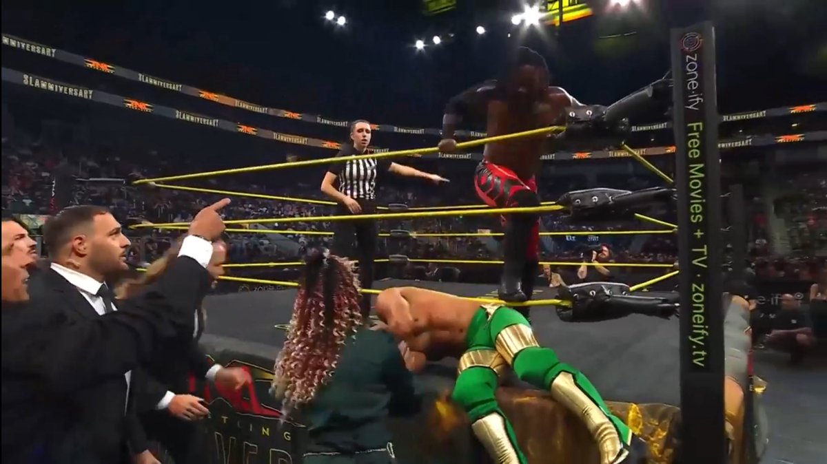 여자분 머리가 문어숙회 같음