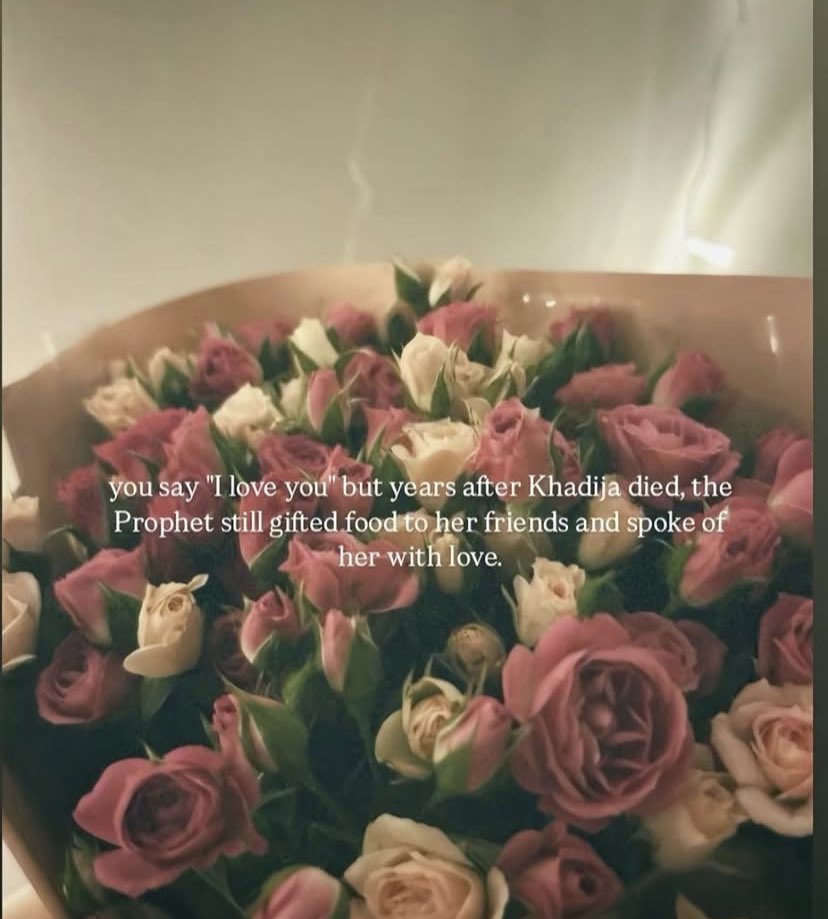 HalimatuYusuf_J's tweet image. Dear reader,
I think prophet Muhammad is really his role model,because he could turn the world for me🥹😭.