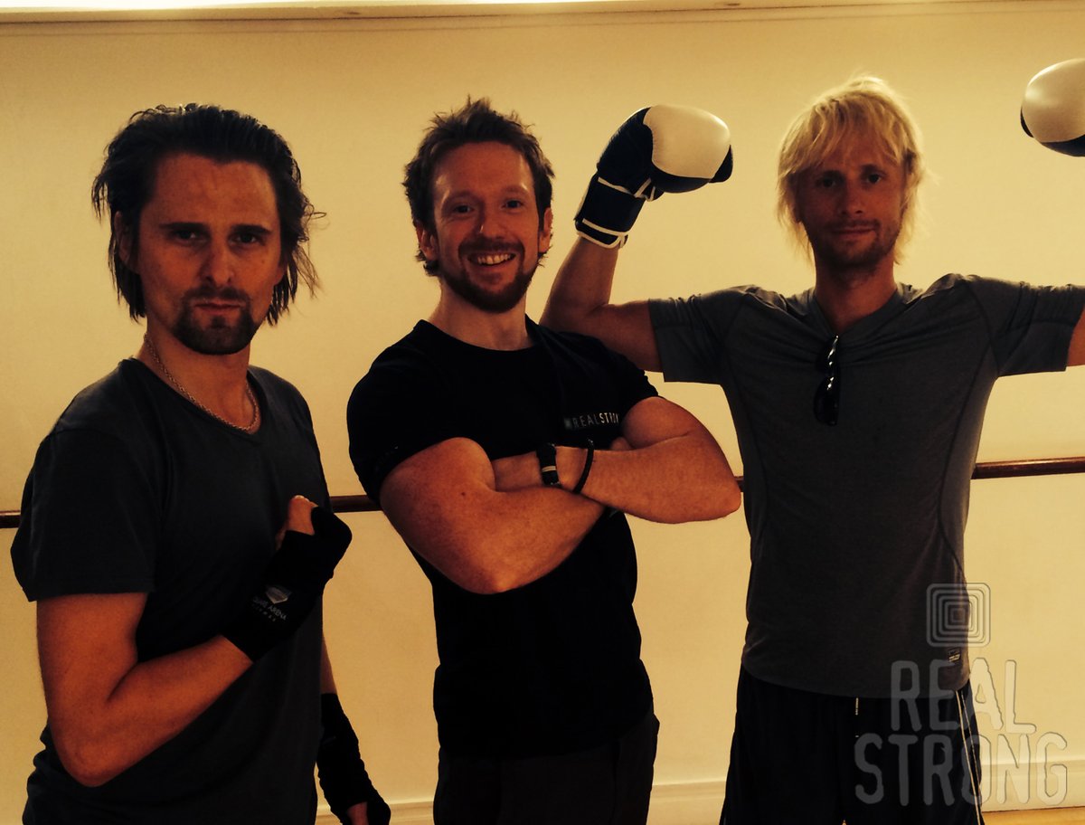 maria_nero's tweet image. Jul 22 2014 #MuseHistory Matt & Dom did a little boxing 📷 at Real Strong UK with our favorite personal trainer @AlJacksonPT