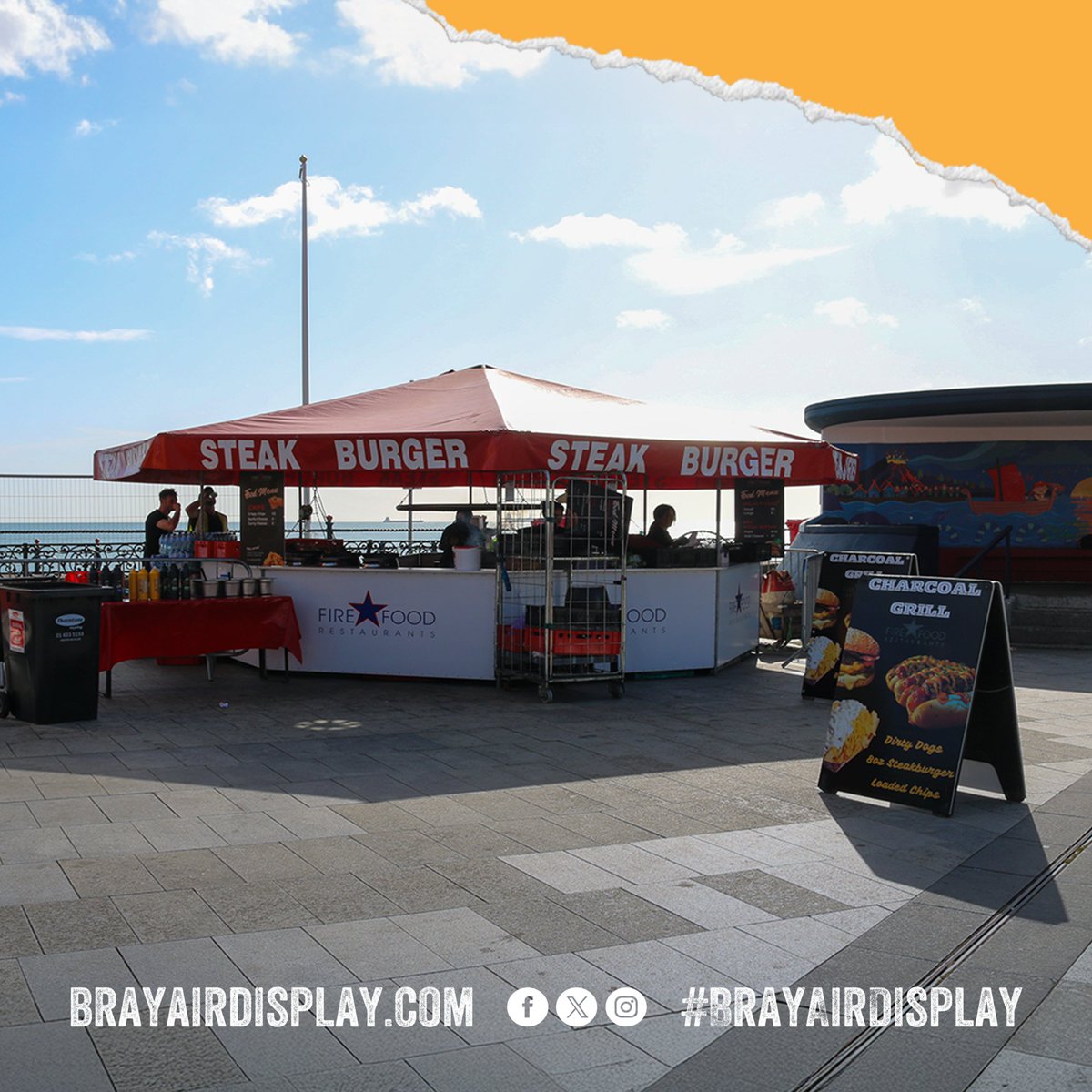 BrayAirShow's tweet image. FOODIES, YOU’RE CLEARED FOR TAKEOFF!
The Food & Craft Village is bursting with mouthwatering street food and artisan treasures. Come hungry!
📅 Sat, Aug 2
🎢 Ground Entertainment from 12
✈️ Airshow at 3
ℹ︎ ➜ brayairdisplay.com
#SummerInBray #BrayAirDisplay #BAD2025