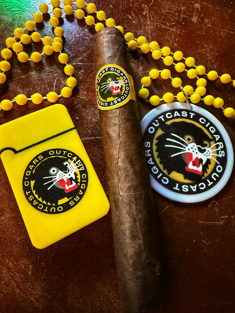 smokinsoundspod's tweet image. Be An Outcast!! Outcast cigars #cigars #podcast #tulsa #FantasticFour #memecoin #MOQEEL #bb27 #Bvlgari #BDSP #BlueJays #salı #dubai #fcklive #gangłysego #htafc #CryptoNews #Cricket #outcast #LoiDuplomb #LightsUpLetsGo #PokemonPresents #PUNRCH #ThisMorning #fyp #viral