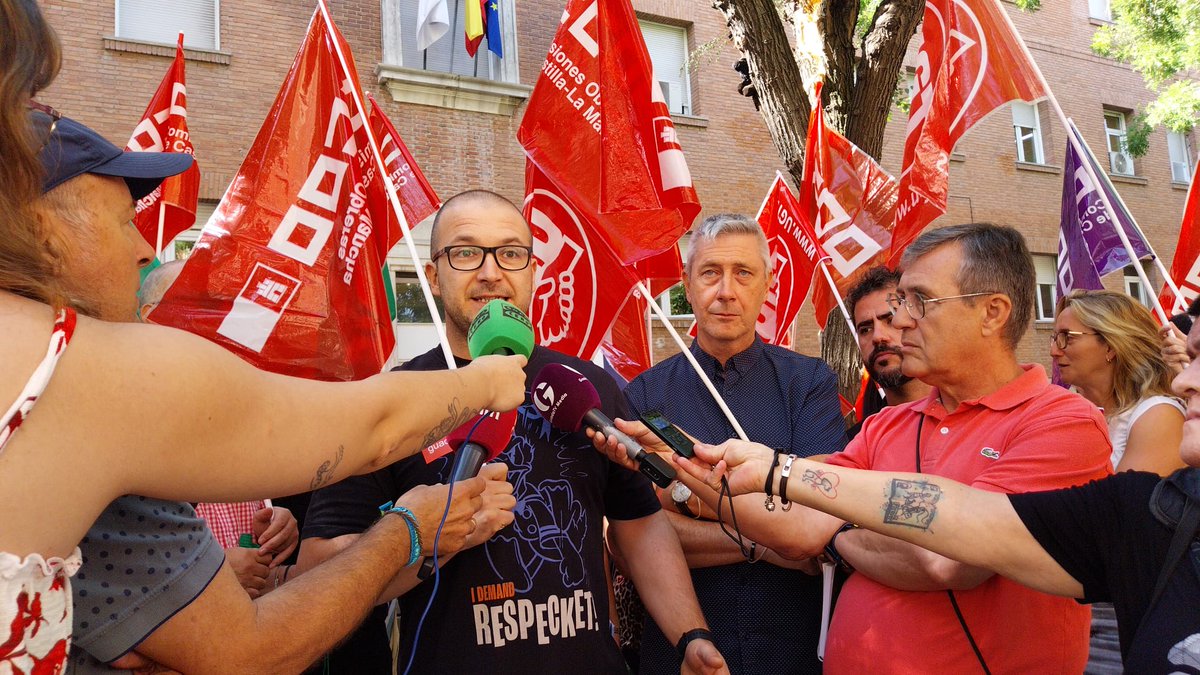 CCOO CLM #PrimerSindicato (@ccooclm) on Twitter photo 📢La plantilla de la URR de Alcohete se concentra por quinto día para exigir la cobertura de bajas
#CCOOseMueve 📢La plantilla de la URR de Alcohete se concentra por quinto día para exigir la cobertura de bajas
#CCOOseMueve