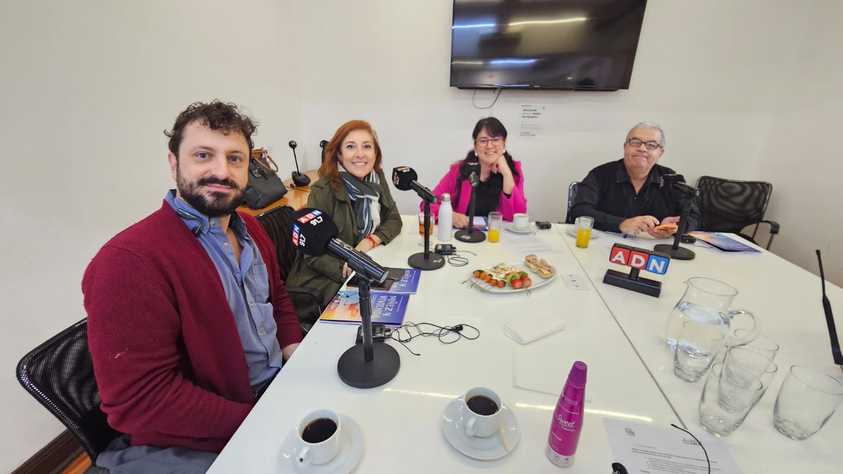 Radio ADN (@adnradiochile) on Twitter photo 📻 EN VIVO | Martes 22 de julio. Comienza una edición especial #PaísADN desde la Fundación Colunga, con <a href="/AldoRomuloS/">Aldo R.</a> y <a href="/lapiedadvergara/">Piedad Vergara</a>
Hoy hablamos con Patricia Muñoz (<a href="/Pa__tty/">Patty Muñoz García</a>), Rodrigo Mayorga (@rmayorgac) y Sebastián Bowen (<a href="/sebastianbowen/">Sebastián Bowen</a>)
💻 adn.fm/3gLUdth 📻 EN VIVO | Martes 22 de julio. Comienza una edición especial #PaísADN desde la Fundación Colunga, con <a href="/AldoRomuloS/">Aldo R.</a> y <a href="/lapiedadvergara/">Piedad Vergara</a>
Hoy hablamos con Patricia Muñoz (<a href="/Pa__tty/">Patty Muñoz García</a>), Rodrigo Mayorga (@rmayorgac) y Sebastián Bowen (<a href="/sebastianbowen/">Sebastián Bowen</a>)
💻 adn.fm/3gLUdth