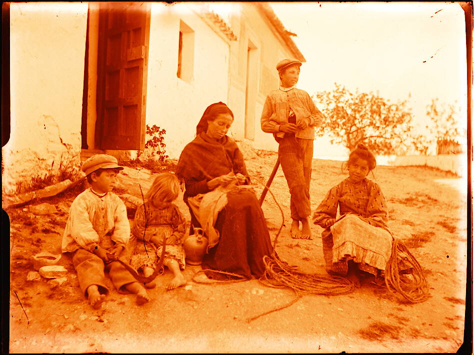 Una maravillosa coincidencia me ha permitido localizar con certeza una excelente serie de fotos de Pedro Román hacia 1910: el Cigarral de las Pontezuelas. Un paraje galdosiano y precioso. Nueva entrada en el blog. toledoolvidado.blogspot.com/2025/07/el-cig…