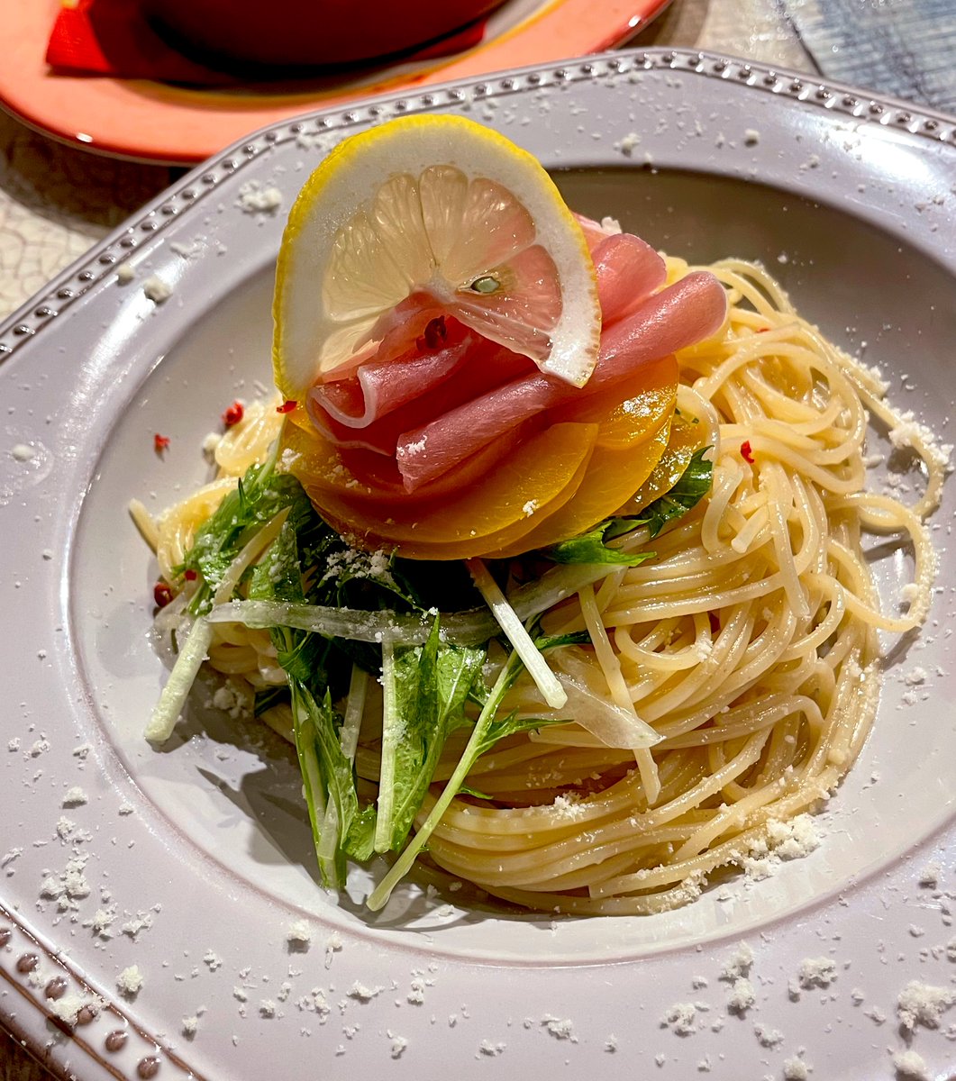 pao_churen's tweet image. 健康診断と買い出しの後に夜はしぉさんとご飯してきた🍝可愛いおべべもいただいてしまったぜ!😏✨
昼に食べた(バリウム直後)まぜそばが濃厚であった😙