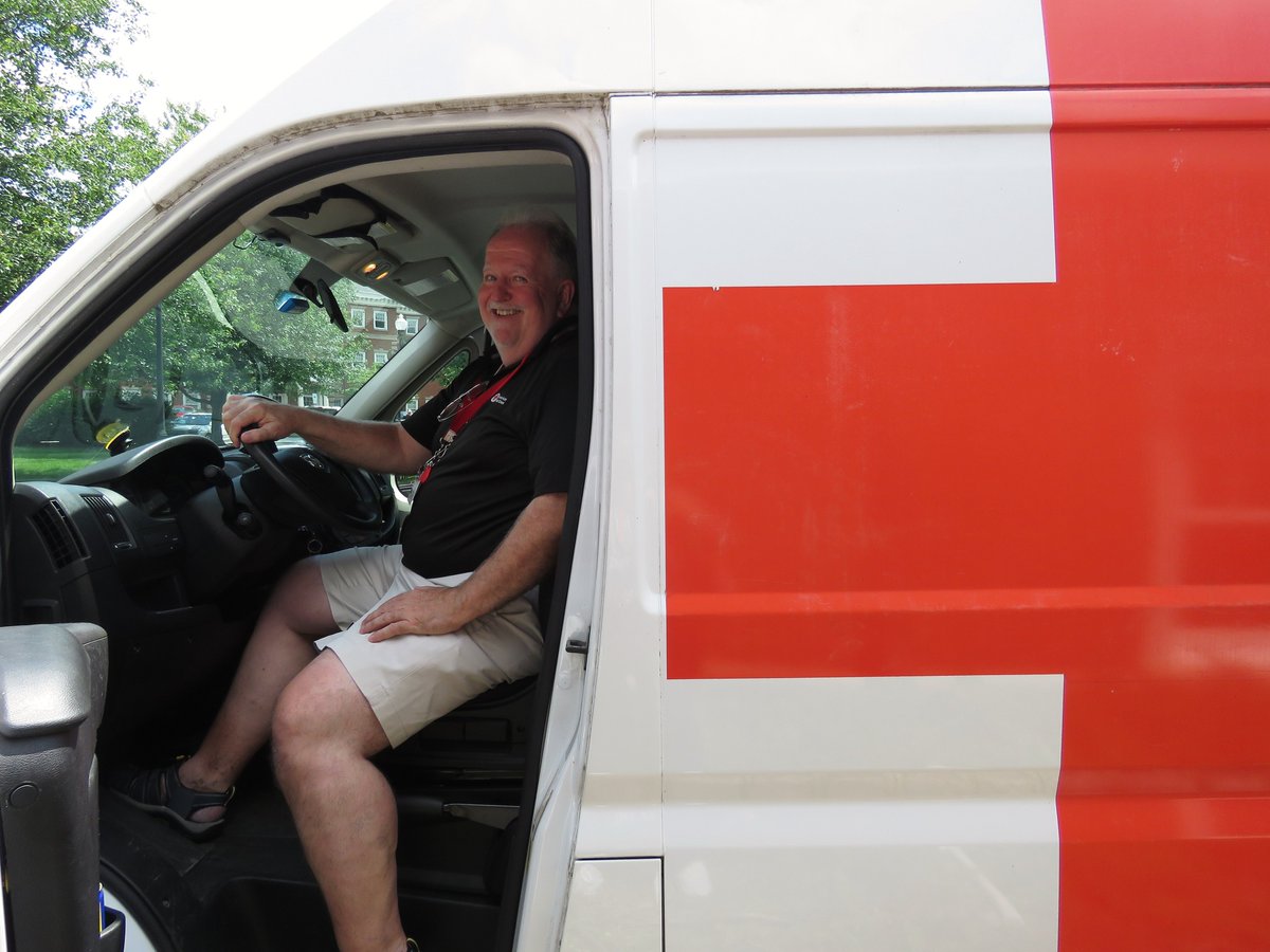 NJRedCross's tweet image. When Glenn McConnell retired from his corporate job in finance, he knew he wanted to spend his days helping others. In less than three years, he's become a big part of our @RedCross mission! ➡️rdcrss.org/3IVhZqm