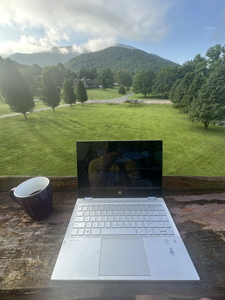 Mackewich's tweet image. Good Morning!   Make it a great day!