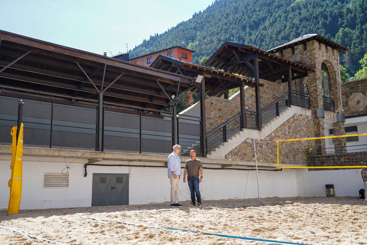 ComuEncamp's tweet photo. 📣 Encamp acollirà del 25 al 27 de juliol el Campionat Europeu de Petits Estats U17 de vòlei platja! 🏐
👉 La competició és una de les activitats de l'acord entre el Comú d’Encamp i la Federació Andorrana de Voleibol.
Més info: https://t.co/TVxELDgfso
#ComuEncamp #VoleiEncamp https://t.co/3GwsAmLerl