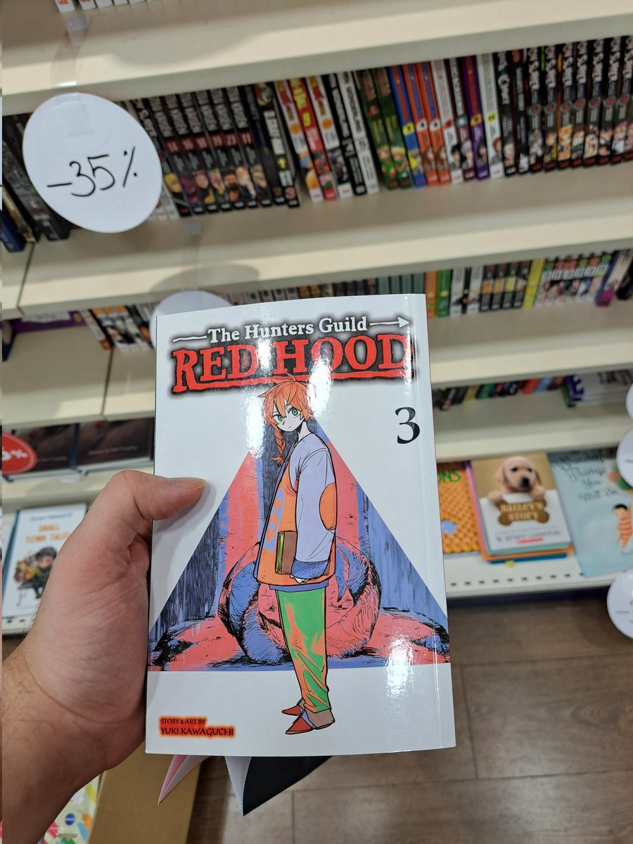 LeoTheArmada's tweet image. Went shopping to buy art supplies today, cus im gonna start drawing CH5 today, and i found Red hood. This goofy ass manga made it here, while we still dont have jojo part 7.....
I ended up yoinking vol 22 of JJK alongside the supplies. No regrets.