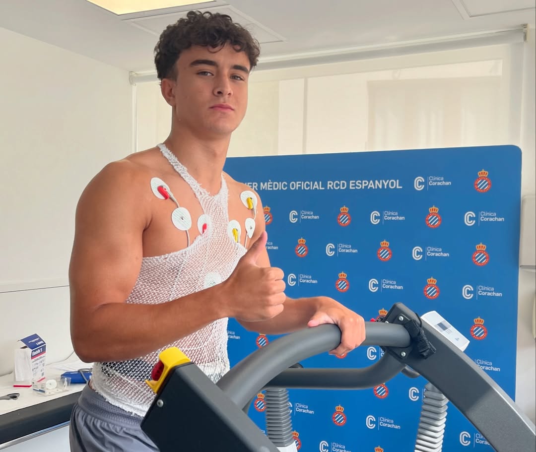 Aquesta setmana hem reprès les revisions mèdiques amb el Juvenil A de @rcde_la21!

Tot a punt per a què demà, puguin tornar als entrenaments. Molta sort en aquesta nova temporada! 

@rcdespanyol #ClínicaCorachan #Corachan #futbol #RCDE #La21#partnermedicRCDE