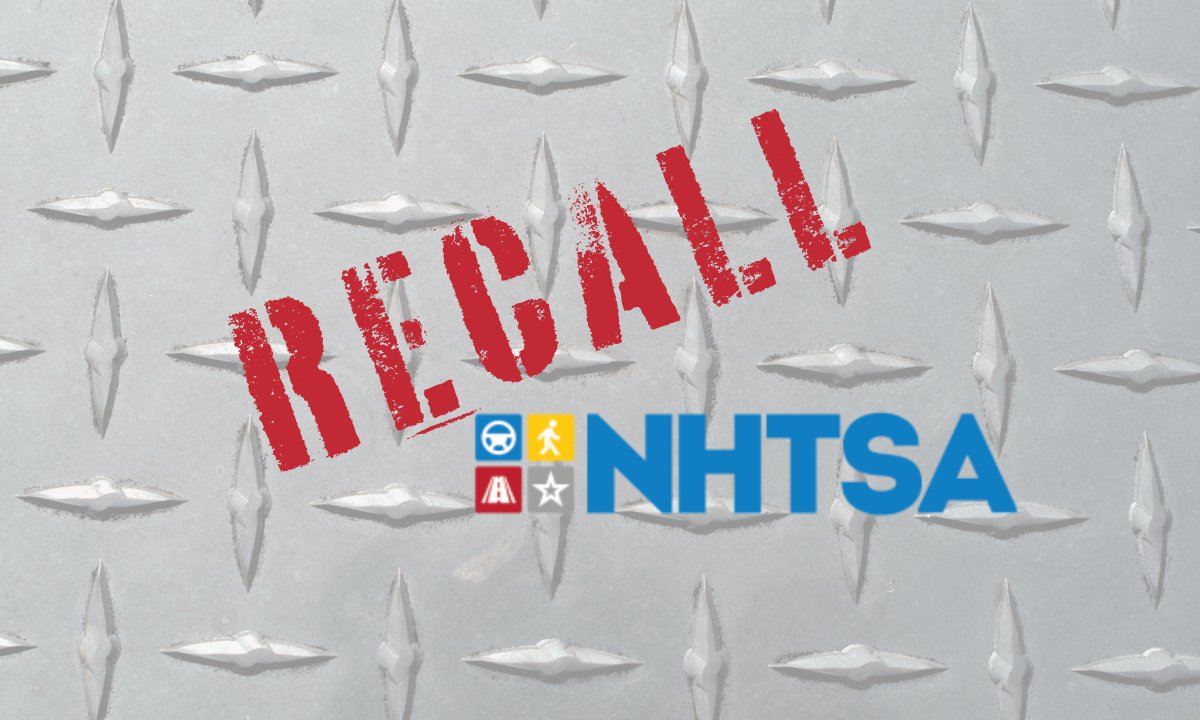 HDTrucking's tweet image. Lift axles that may go up and down on their own? See if your trucks are among the Paccar models recalled because of a software problem affecting lights and lift axles. 👉 loom.ly/VDcsggg
#recall #kenworth #peterbilt