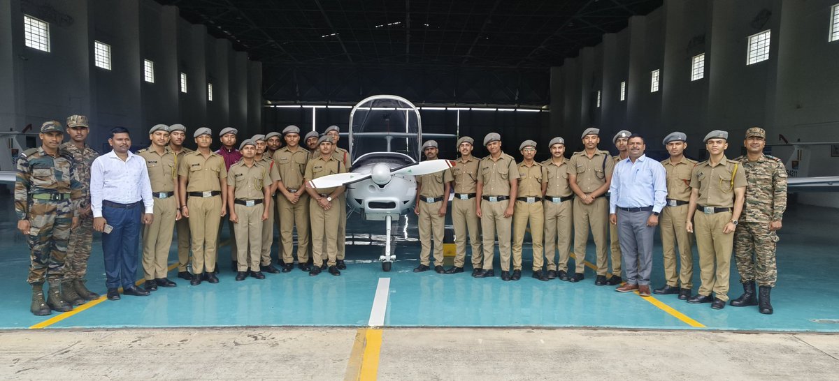 KonarkCorps's tweet image. “Where Dreams Meet Aspirations”

#GoldenKatarDivision organised visit of 184 Cadets of #SainikSchool Amaravati Nagar, Sujanpur Tira, Jhunjhunu &amp;amp; Jhansi to #nda, #CMEPune &amp;amp; #Aundh Military Station - motivating them to choose #IndianArmy by exposure to ‘Army&apos;s Way of Life’.

@adgpi