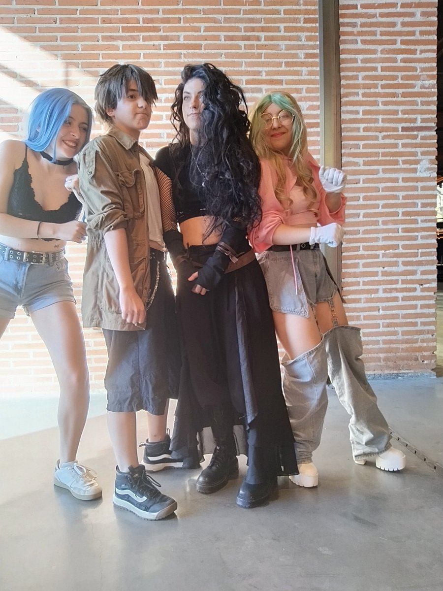 Noah_Ax0ner's tweet image. Tenia que subir estás también ✨ en las primeras fotos señalando a Gael y hablando sobre qué Gael le abrió en boxers, con Daya siendo ellas
Lane: @elenagamer98801
Lázaro: @osuna_pero_no
Daya: @kylestuff4
#ADOMA
@Christerva @kalimox0 @LiliCross_ @Nakkuchan @Reah_Ofi @meieff
