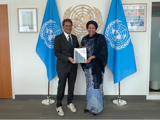 flacamera's tweet image. Honour to meet @UN's DSG @AminaJMohammed during #HLPF. Informed her about our contribution to the #UNSG’s ‘Moment of Opportunity’, outlining the economic opportunities for #energytransition.
New @IRENA data clearly confirms that cost-competitive #renewables are a reality today.