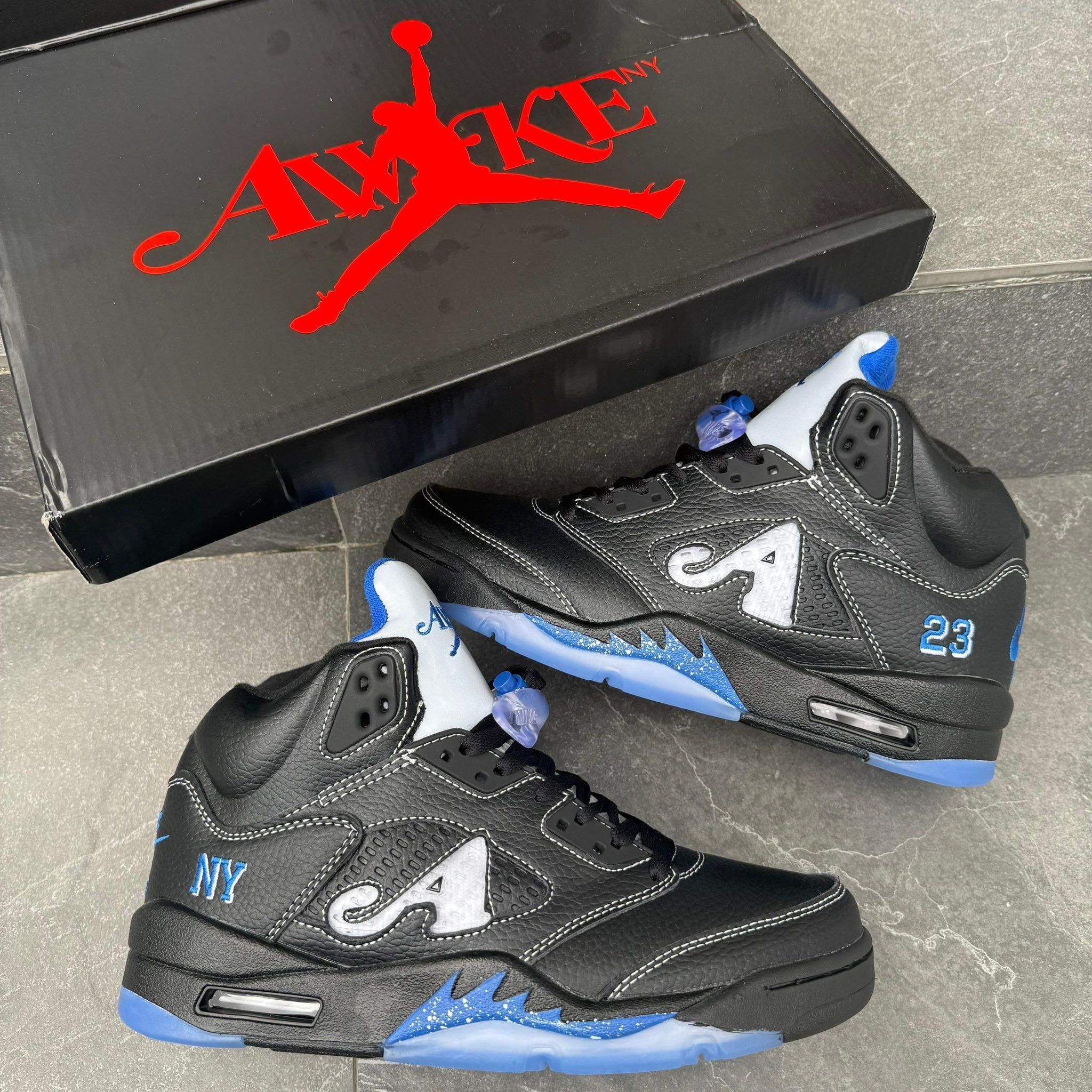 Awake×Air Jordan5 OG SP Black/Racer Blue 2025 AWAKE NY x Jordan 5 OG SP “Black/Racer Blue” on-feet