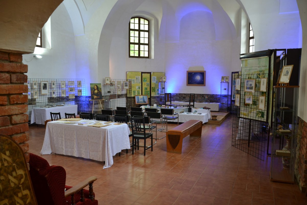 PetrHamrozi's tweet photo. Muzeum Bible je znovu otevřeno!
Můžete se těšit na spoustu nových exponátů.

Kromě zajímavých Biblí od roku 1549 do současnosti jsou k vidění rytiny Rembrandta Van Rijna nebo mistrovská replika Mony Lisy od Leonarda Da Vinciho.
https://t.co/6epTHkPInD

Děkujeme také za sdílení! https://t.co/CavB66M0uT