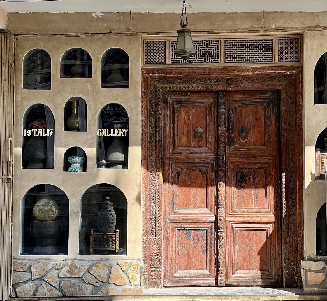 Saturntjk's tweet image. دوباره میسازمت، وطن!❤️🩹
اگر چه صد ساله مرده ام، به گور خود خواهم ایستاد
که بردَرَم قلب اهرمن ، ز نعره ی آنچنان خویش.