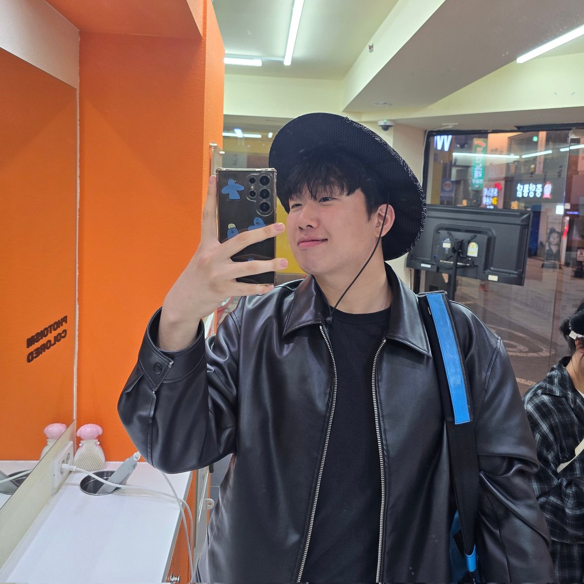 아인 tweet media