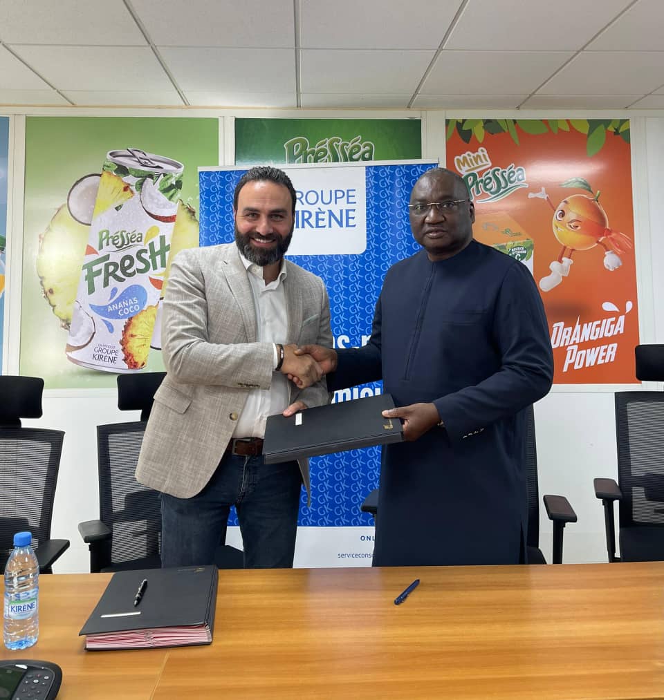 FSBBOFFICIEL's tweet image. 🇸🇳 PARTENARIAT FSBB - KIRÈNE
La Fédération sénégalaise de basket-ball et le Groupe Kirene ont procédé ce matin au renouvellement de la convention de partenariat pour deux nouvelles années.
#basketball #senegal #afrobasket #fsbb #Kirene #partenariat