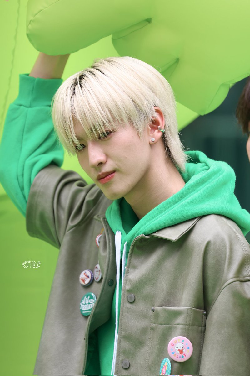 ꒰১🩷  22/07/25 🩷໒꒱ 

꒰ #JINWOOKkim <a href="/Jinwookkimjin/">Jinwook</a> ꒱

 =͟͟͞͞♡ ถึงสัญญาณเน็ต จะชะงัก 
       แต่สัญญาณรัก ไม่มีวันสะดุด 🩷

#AISSIAMBUS
#BUSbecauseofyouishine