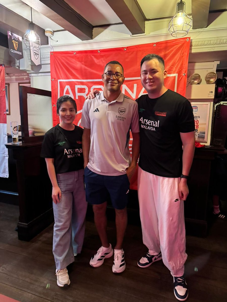 Arsenal_MY's tweet image. Sebahagian daripada ahli berdaftar Arsenal Malaysia berpeluang bertemu Gilberto & Bacary Sagna sempena Arsenal Tour 2025.
Nak alami pengalaman macam ni? Nantikan pengumuman pembukaan pendaftaran musim 2025/26 tak lama lagi!
Made it possible by #ARSENALMALAYSIA