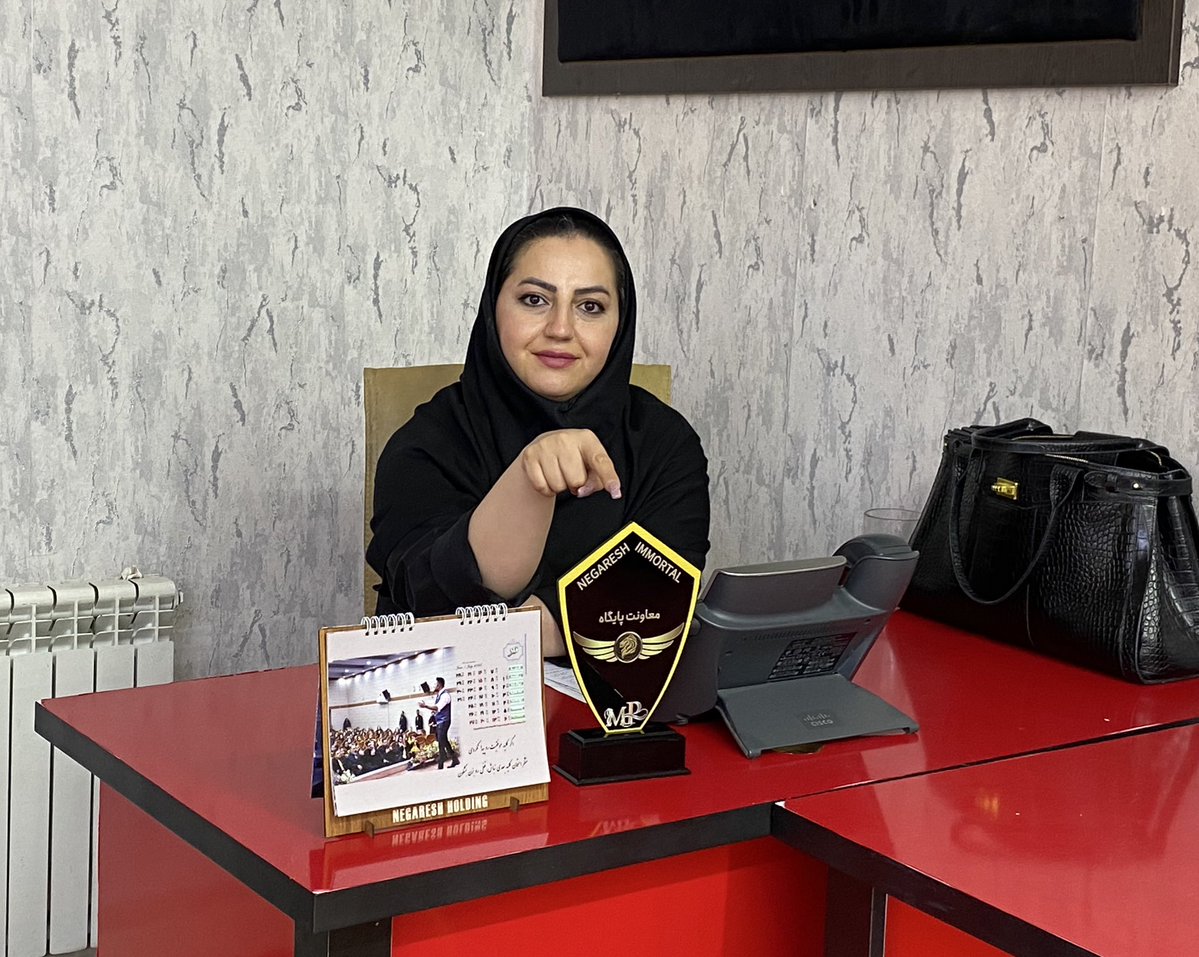 mahvin_b1984's tweet image. دوستان
لطفا اگه جایی یه کارمند متعهد و دلسوز که برای کار از جونش مایه میذاره خواستن، خبرم کنید
البته با حقوق منصفانه!
رزومه خوبی هم در مدیریت، فروش و..... داشتم