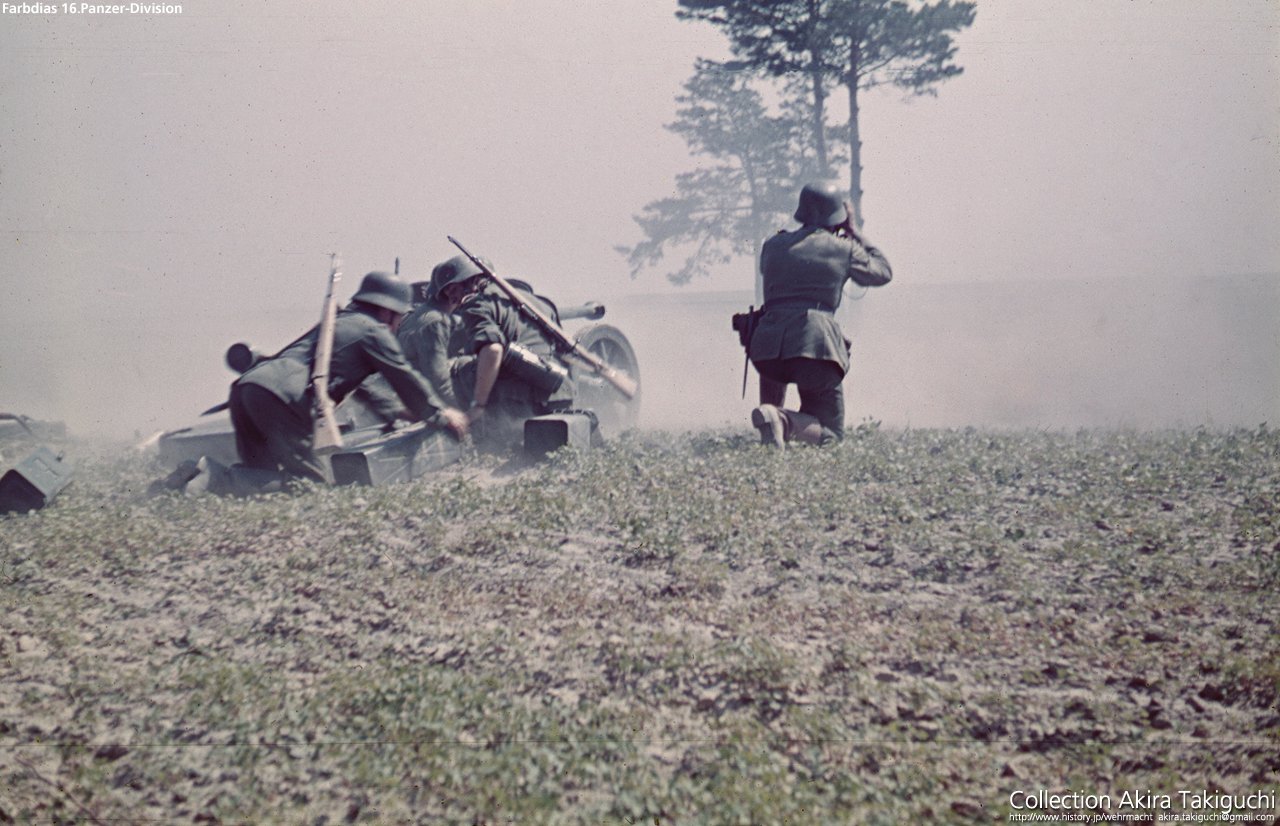 軍装のタイピスト あの時代を駈けぬけた17歳の記録 軍装のタイピスト あの時代を駈けぬけた17歳の記録 - メルカリ