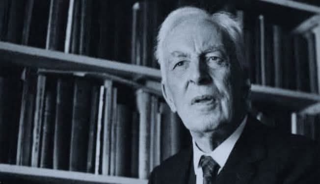 1957 میں صدی کا مشہور مؤرخ " ٹائن بی" پاکستان کے دورے پر تھا۔ تاریخ کے بارے میں سیمینار تھا۔اس تقریب کے اختتام پر پاکستان کا ایک اعلی سرکاری افسرڈائری لےکر آگےبڑھا،آٹوگراف كی درخواست كی۔