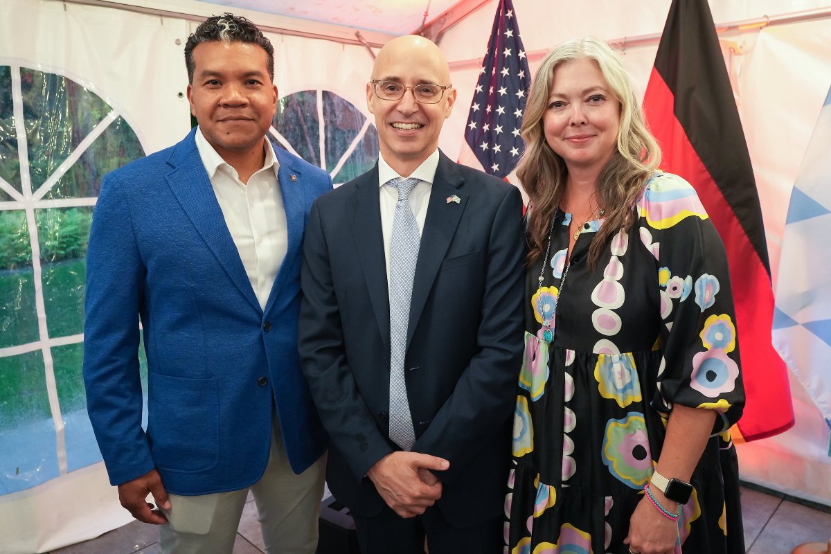 SeattlePartners's tweet image. Our long-standing partnership with the @SeattleChamber brings business, government, and community leaders together to study how other regions address challenges, seize opportunities, and strengthen their economies.
Photo credit: Alan Alabastro