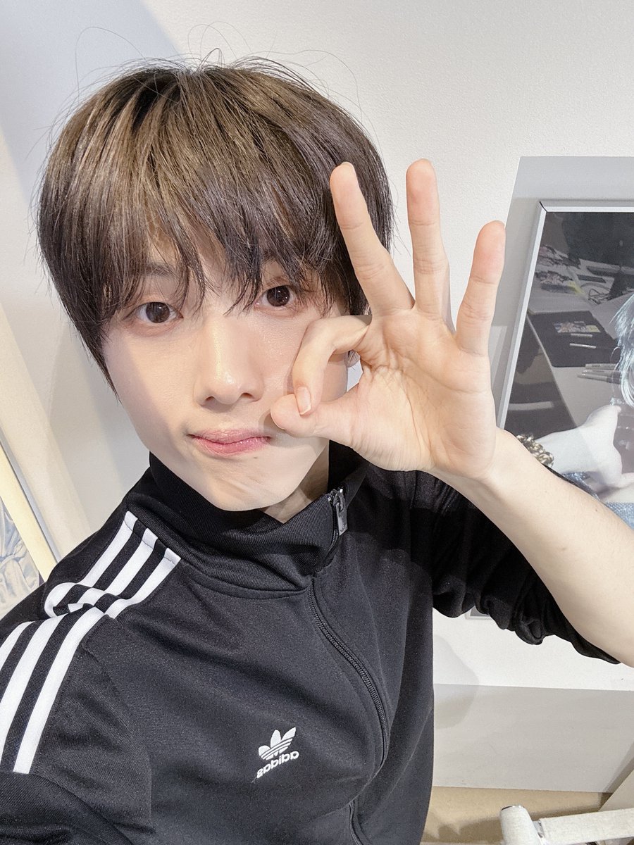 쿵.. tweet media