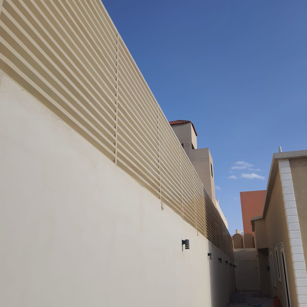 ابوفيصل لجميع اعمال الحداه مضلات وسواتر وسندويتش بنل برجولات لكسان ابواب دربزين الرياض 0532461933